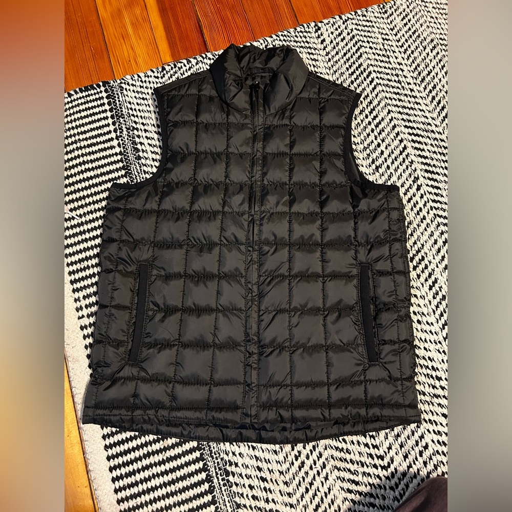 Old navy black puffer vest EUC